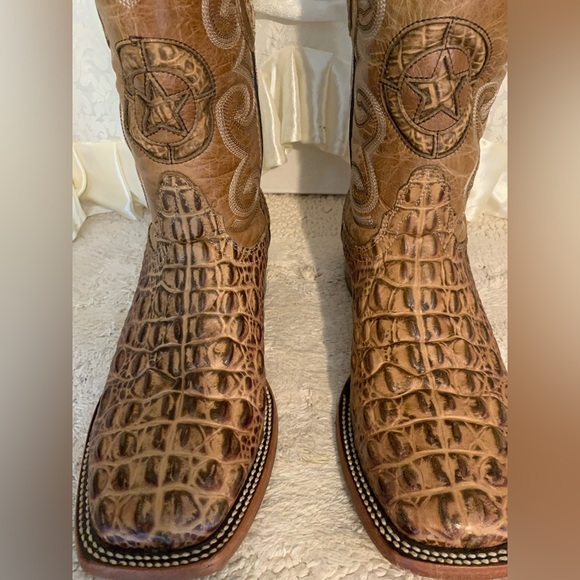 HOME TOWN BOOTS - Picture 3 of 10